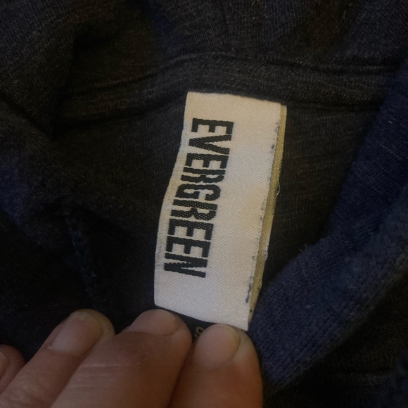 Kids sz sm (more like med) heavy duty “evergreen” hoodie - Picture 2 of 3